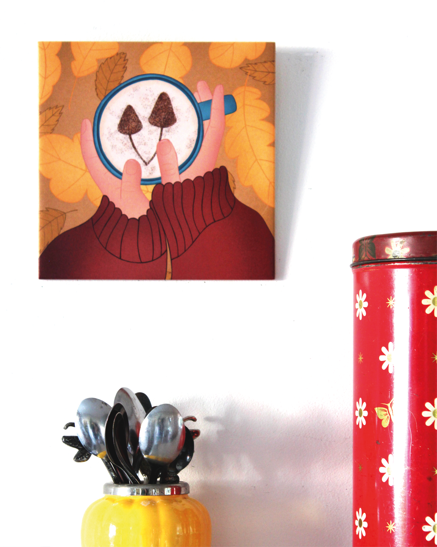 Tegel met herfst cappuccino